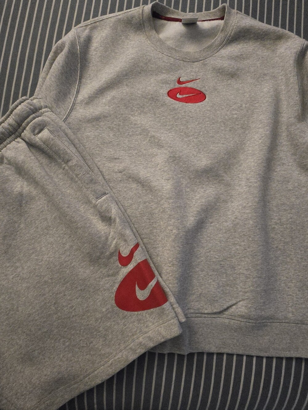 Nike Men’s Grey Crewneck Set  Sweatshirt And SHORTS with Red Logo